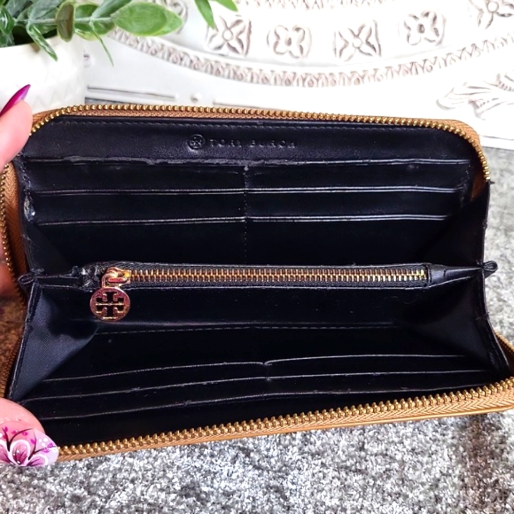 Tory Burch Caramel Patent Leather  Zip Around Wallet - Picture 11 of 16